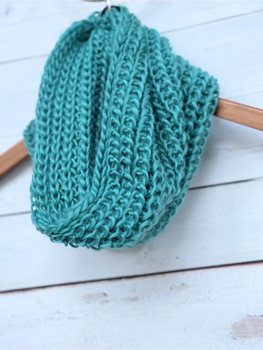 Rikka Chunky Ribbed Knit Infinity Loop Scarf
